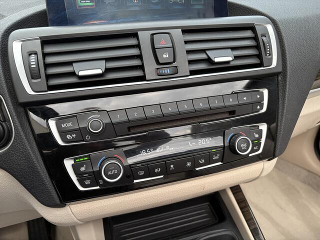 BMW 2-SERIE Cabrio 220i High Executive / AUTOMAAT / NAVI / HARMAN KARDON / LEER / LUXURY / 1E EIGENAAR