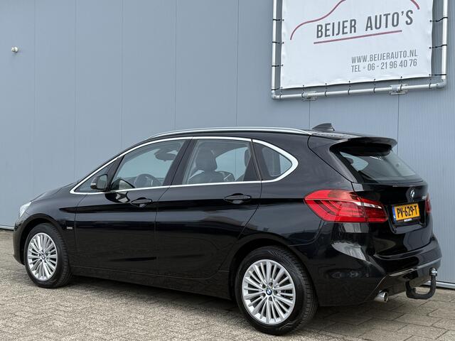BMW 2-SERIE Active Tourer 216d Corporate Lease Executive Automaat/Trekhaak/Leer.