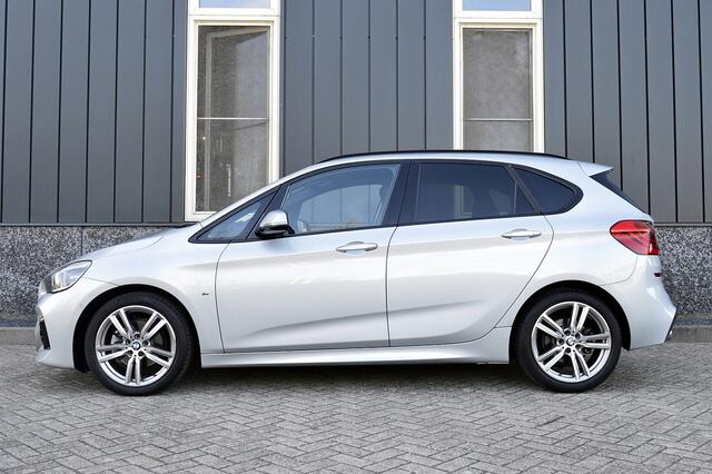 BMW 2-SERIE Active Tourer 218i M-sport Rijklaarprijs-Garantie Leder/Stof sport interieur Navigatie Led Camera Trekhaak