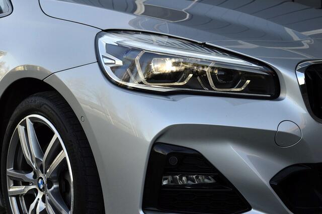 BMW 2-SERIE Active Tourer 218i M-sport Rijklaarprijs-Garantie Leder/Stof sport interieur Navigatie Led Camera Trekhaak