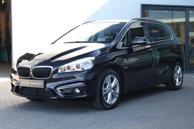 BMW 2-SERIE Active Tourer 220i High Executive / Headup / Sportstoelen
