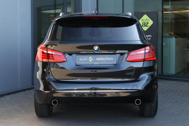 BMW 2-SERIE Active Tourer 220i High Executive / Headup / Sportstoelen