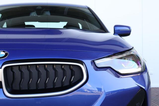 BMW 2-SERIE Coupé 218i M Sportpakket/ 19 inch LM/ Stoelverwarming/ BMW Live Cockpit Plus/ Cruise Control/ Navigatie