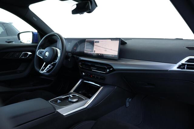 BMW 2-SERIE Coupé 218i M Sportpakket/ 19 inch LM/ Stoelverwarming/ BMW Live Cockpit Plus/ Cruise Control/ Navigatie