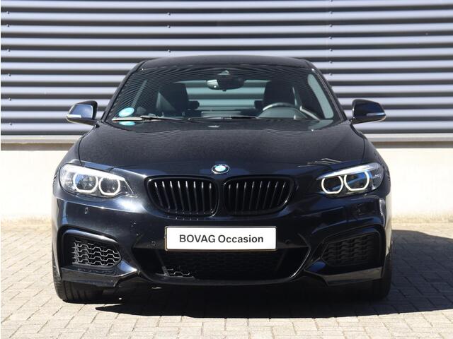 BMW 2-SERIE Coupé 218i | High Executive | M Sportpakket | Comfort Access | Navi Prof. | Achterruitrijcamera| Hi-Fi | Sportstoelen | Stoelverwarming | 18'' LMV