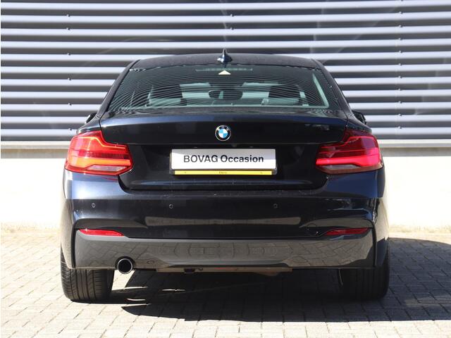 BMW 2-SERIE Coupé 218i | High Executive | M Sportpakket | Comfort Access | Navi Prof. | Achterruitrijcamera| Hi-Fi | Sportstoelen | Stoelverwarming | 18'' LMV