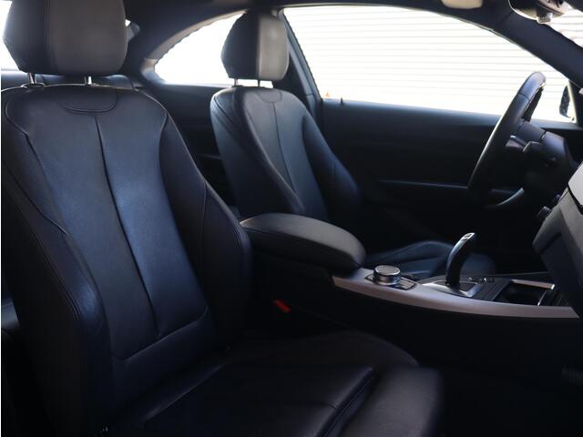 BMW 2-SERIE Coupé 218i | High Executive | M Sportpakket | Comfort Access | Navi Prof. | Achterruitrijcamera| Hi-Fi | Sportstoelen | Stoelverwarming | 18'' LMV