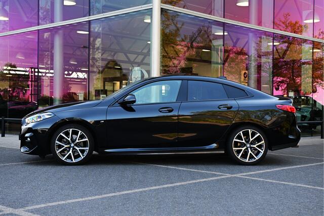 BMW 2-SERIE Gran Coupé 218i M Sport Automaat / Panoramadak / Sportstoelen / Comfort Access / Achteruitrijcamera / Active Cruise Control / Harman Kardon