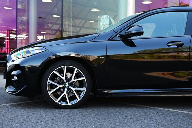 BMW 2-SERIE Gran Coupé 218i M Sport Automaat / Panoramadak / Sportstoelen / Comfort Access / Achteruitrijcamera / Active Cruise Control / Harman Kardon