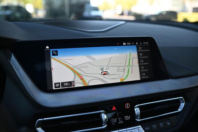 BMW 2-SERIE Gran Coupé 218i M Sport Automaat / Panoramadak / Sportstoelen / Comfort Access / Achteruitrijcamera / Active Cruise Control / Harman Kardon