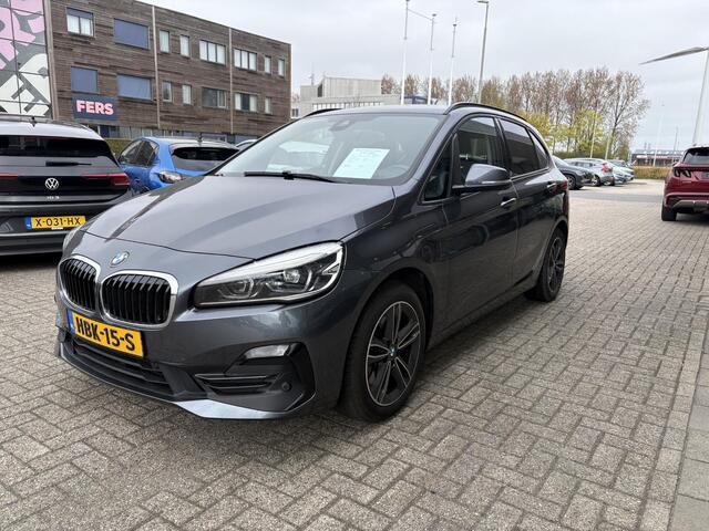 BMW 2-SERIE Active Tourer 225xe iPerformance Executive | Trekhaak | Stoelverwarming | Camera