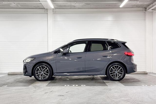 BMW 2-SERIE Active Tourer 225e xDrive | M-Sport | Travel Pack | Premium Pack | Driving Assistant | Panoramadak | Comfort Access | Trekhaak l Huisselectie