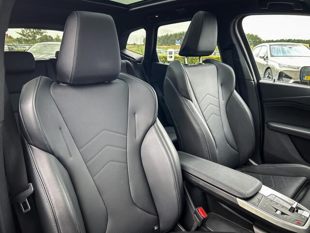 BMW 2-SERIE Active Tourer 218i Automaat / Trekhaak / Panoramadak / Sportstoelen / Comfort Access / Head-Up / Harman-Kardon / Stoelverwarming