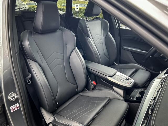 BMW 2-SERIE Active Tourer 218i Automaat / Trekhaak / Panoramadak / Sportstoelen / Comfort Access / Head-Up / Harman-Kardon / Stoelverwarming