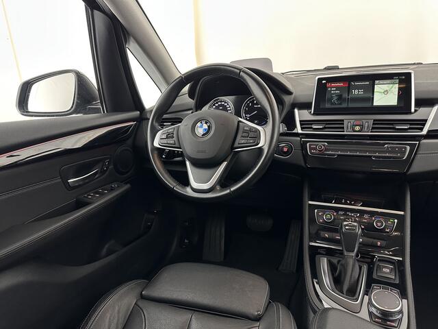 BMW 2-SERIE Active Tourer 225xe iPerformance Saphir Edition {SOH-84%} Aut. *LEATHER | HEAD-UP | FULL-LED | HEATED-SPORTSEATS | CAMERA | NAVI-FULLMAP | PRIVACY-GLASS | ECC | PDC | 17''ALU*