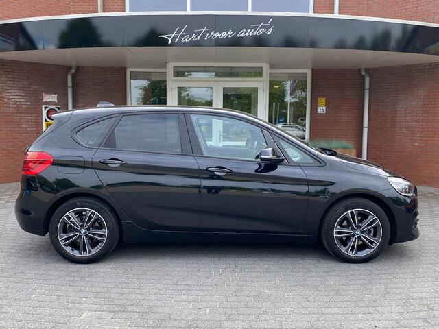 BMW 2-SERIE Active Tourer 218i High Executive Edition!! | Stoelverwarming | PDC V+A | Navigatie | Cruise | Trekhaak | Ndl Auto | Elekt. Achterklep | RIJKLAARPRIJS INCL 12 MAANDEN GARANTIE EN BEURT
