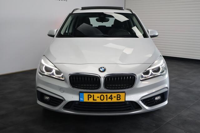 BMW 2-SERIE Active Tourer 220i Executive Sport Automaat | Trekhaak | Panoramadak | LED