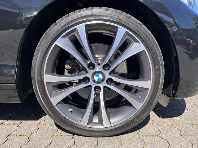 BMW 2-SERIE Cabrio 220iA SPORTLINE ** ADAPT. LED, BEIGE LEDER, NAVI PROF, CAMERA, 18-inch LMV ** UNFALLFREI - Slechts 45.900km. ** ** INFORMEER OOK NAAR ONZE AANTREKKELIJKE FINANCIAL-LEASE TARIEVEN **