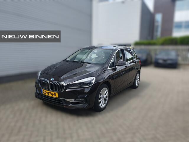 BMW 2-SERIE Active Tourer 218i High Executive Luxury Line | Panoramadak | Stoelverwarming | Head-Up Display | Parkeersensoren | Navigatie | Trekhaak | Cruise Control | Climate Control | NAP