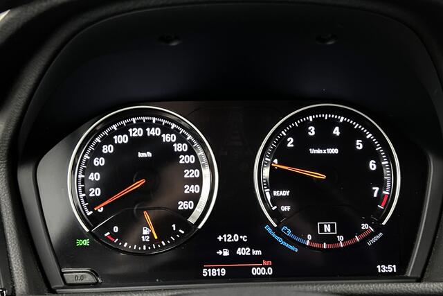 BMW 2-SERIE Active Tourer 218i High Executive | Trekhaak | LED koplampen | Stoelverwarming | Navigatie