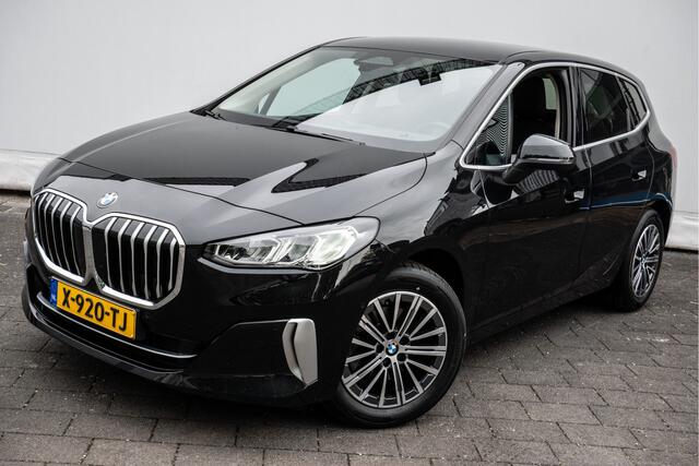BMW 2-SERIE Active Tourer 218i 136pk Aut. Luxury line Trekhaak/ Harman-Kardon/ Full led/ Leer/ Camera/ Memory/ Navigatie/ Carplay