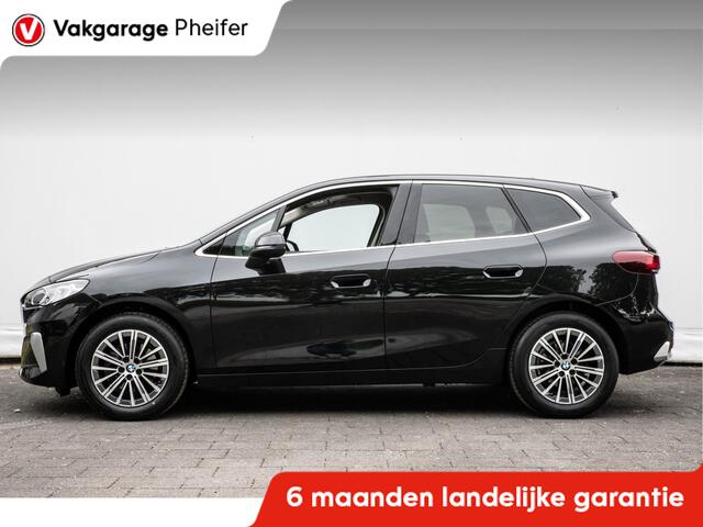 BMW 2-SERIE Active Tourer 218i 136pk Aut. Luxury line Trekhaak/ Harman-Kardon/ Full led/ Leer/ Camera/ Memory/ Navigatie/ Carplay