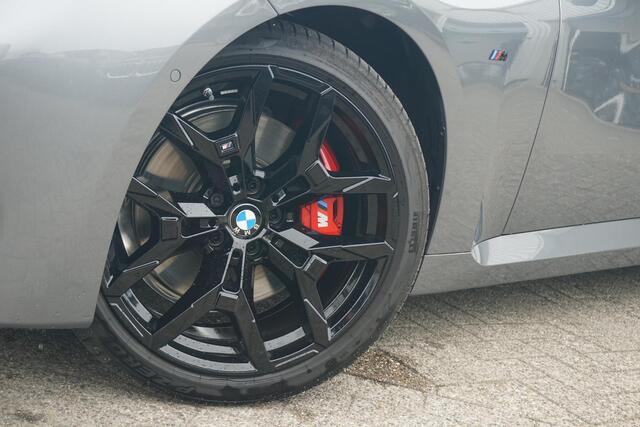 BMW 2-SERIE Coupé M240i xDrive | M Sportpakket Pro | Schuif-/kanteldak | Harman Kardon | M Sportstoelen | M Adaptief onderstel