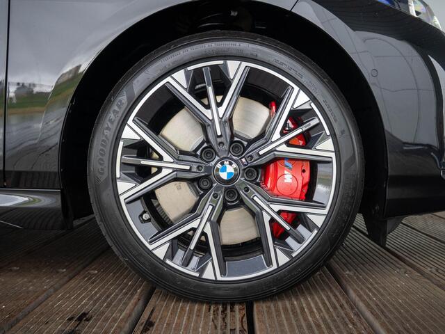 BMW 2-SERIE Gran Coupé 220 | M Sportpakket Pro | 18 inch | Stuurwielverwarming | Glazen panoramadak | Achteruitrijcamera | Driving Assistant Plus | Harman Kardon