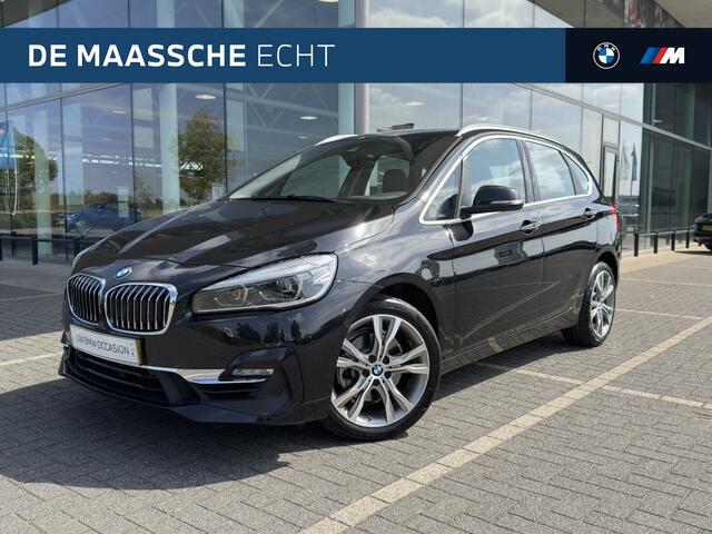 BMW 2-SERIE Active Tourer 220i High Executive Luxury Line Automaat / Trekhaak / Achteruitrijcamera / Comfort Access / Head-Up / LED / Stoelverwarming