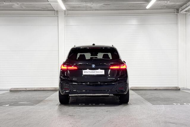 BMW 2-SERIE Active Tourer 225e xDrive | M-Sport | Travel Pack | Premium Pack | Driving Assistant | Panoramadak | Comfort Access | Trekhaak