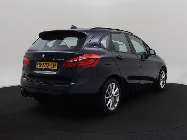 BMW 2-SERIE Active Tourer 225xe Aut. 4x4 High Executive Plug-in Hybride Winterpakket/Sportstoelen/Nav/Ecc/El.Klep/Led