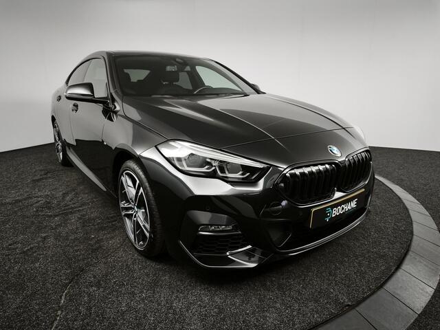 BMW 2-SERIE Gran Coupé 218i M-sport | Panoramadak | Camera | Stoelverwarming |