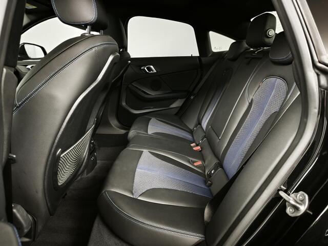 BMW 2-SERIE Gran Coupé 218i M-sport | Panoramadak | Camera | Stoelverwarming |