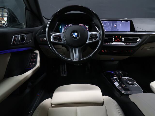 BMW 2-SERIE Gran Coupé 218i M Sport [APPLE CARPLAY, CAMERA, M STUUR, CRUISE CONTROL, DIGITAL DASH, PDC V+A, VOL LEDER, NAVIGATIE, NIEUWSTAAT]