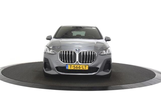 BMW 2-SERIE Active Tourer 218i M-Sport Camera / Led / Alcantara / carplay / 18" lm velg enz