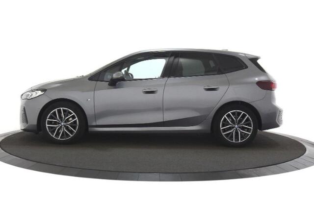 BMW 2-SERIE Active Tourer 218i M-Sport Camera / Led / Alcantara / carplay / 18" lm velg enz