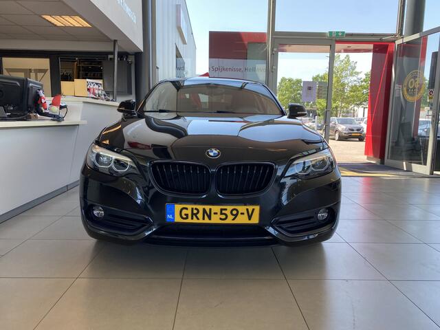 BMW 2-SERIE Coupé 230i High Executive,Automaat,Navigatie,Parkeerassistent,Spraakbediening,Elektrischbedienbarestoelen met Geheugen&Stoelverwarming,Keyless,Sensoren V&A,19 Inch Lmv