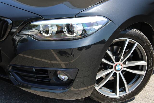 BMW 2-SERIE Cabrio 218i High Executive Sport Line Automaat / Sportstoelen / LED / Navigatie Professional / Stoelverwarming