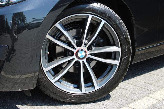 BMW 2-SERIE Cabrio 218i High Executive Sport Line Automaat / Sportstoelen / LED / Navigatie Professional / Stoelverwarming