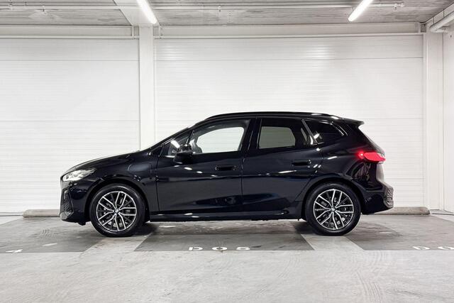BMW 2-SERIE Active Tourer 225e xDrive | M-Sport | Travel Pack | Premium Pack | Driving Assistant | Panoramadak | Comfort Access | Trekhaak l Huisselectie