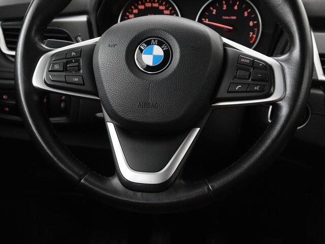 BMW 2-SERIE Active Tourer 218i Luxury Line | Leder | Camera | Trekhaak | Full LED | Navigatie | Parkeerhulp | Climate control | Bluetooth | Cruise control