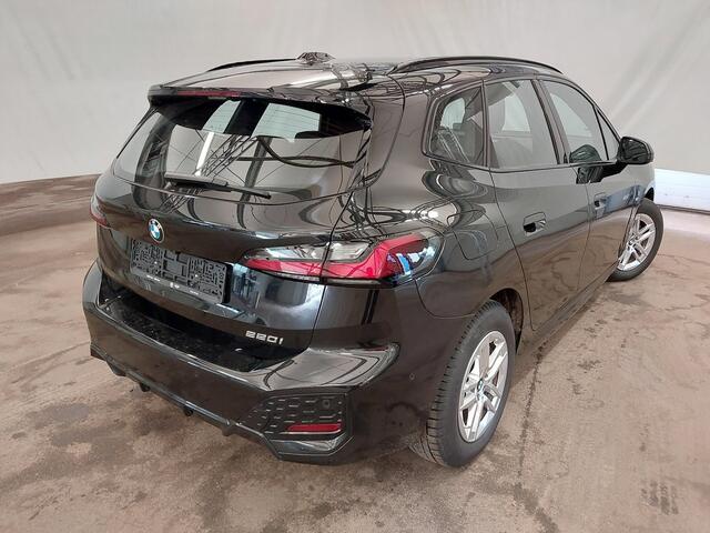 BMW 2-SERIE Active Tourer 220i M-Sport | Trekhaak | Massage | Harman Kardon | Driving Assistant Plus | Elec. stoelen