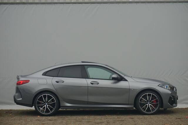 BMW 2-SERIE Gran Coupé 218i | M Sportpakket Pro | Head-Up Display | Harman Kardon | Active Cruise Control | Stuurwielrand verwarming