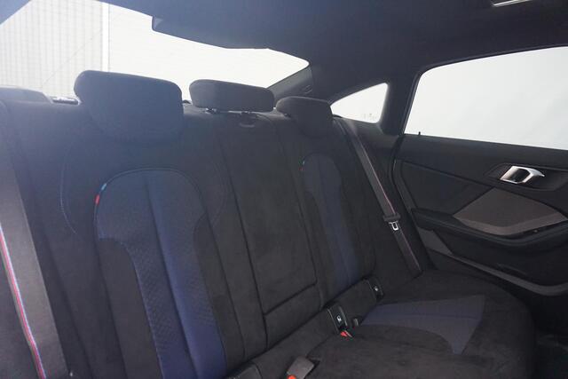 BMW 2-SERIE Gran Coupé 218i | M Sportpakket Pro | Head-Up Display | Harman Kardon | Active Cruise Control | Stuurwielrand verwarming