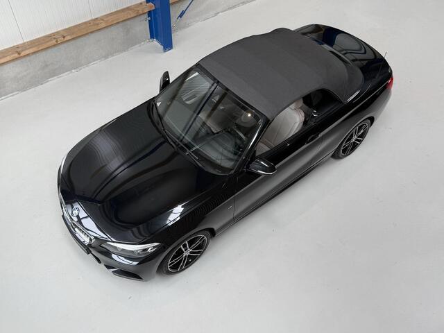 BMW 2-SERIE Cabrio 218i High Executive M PAKKET - NL AUTO - STOELVERWARMING - NAVI PROF. - PARKEERSENSOREN - AUTOMAAT