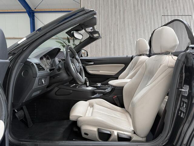 BMW 2-SERIE Cabrio 218i High Executive M PAKKET - NL AUTO - STOELVERWARMING - NAVI PROF. - PARKEERSENSOREN - AUTOMAAT