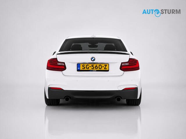 BMW 2-SERIE Coupé 220i High Executive