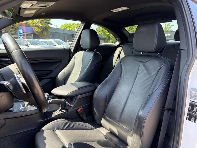 BMW 2-SERIE Coupé 220i High Executive