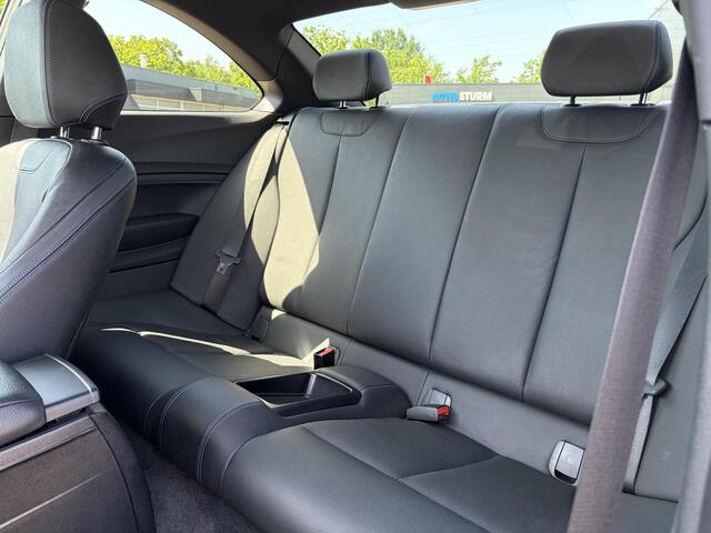 BMW 2-SERIE Coupé 220i High Executive