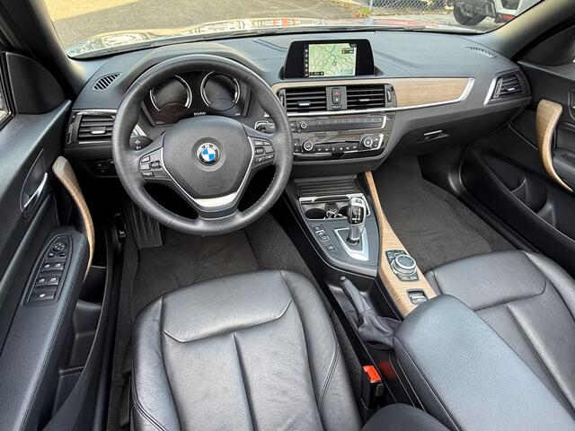 BMW 2-SERIE Cabrio 220iA LUXURY ** ADAPT. LED, LEDER, NAVI, VERW. STUUR CAMERA, 18-inch LMV ** UNFALLFREI - Slechts 36.000km. ** ** INFORMEER OOK NAAR ONZE AANTREKKELIJKE FINANCIAL-LEASE TARIEVEN **